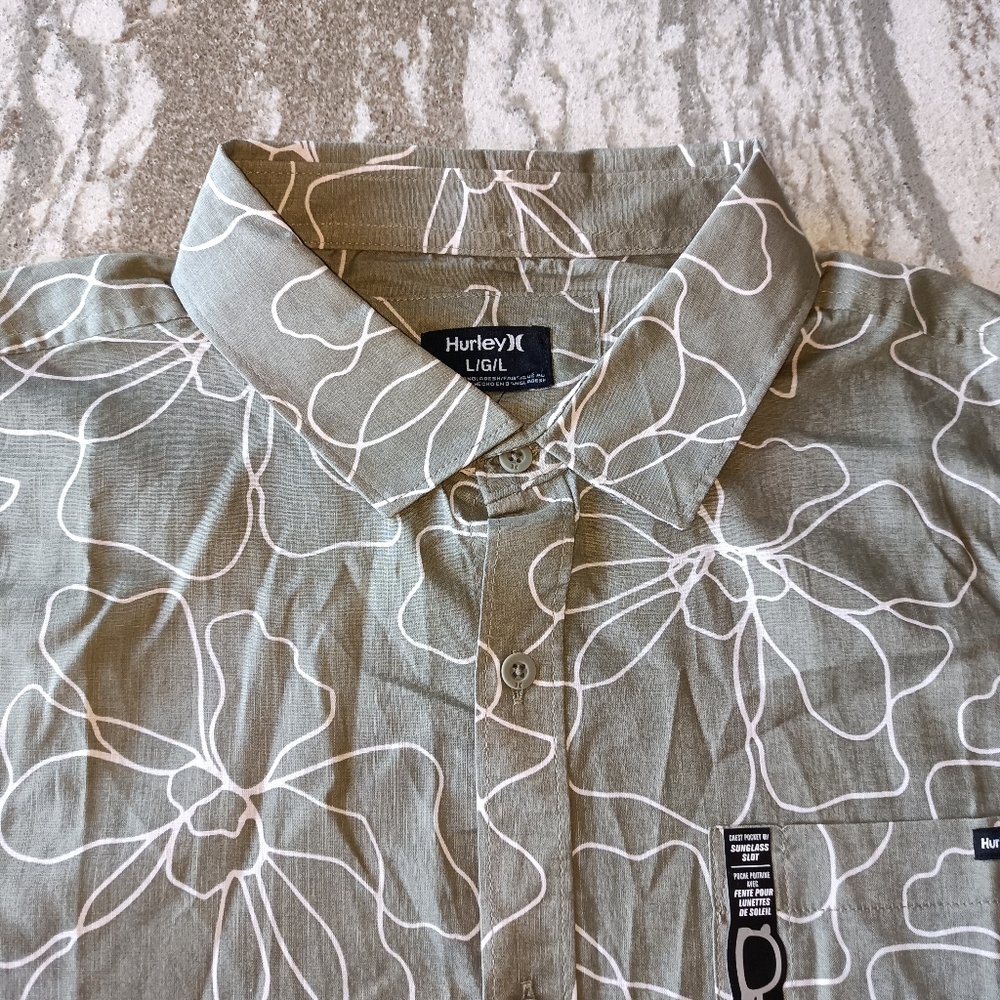 Hurley Men's Button Down Cotton Vacation Style Shirt NEW Size Large